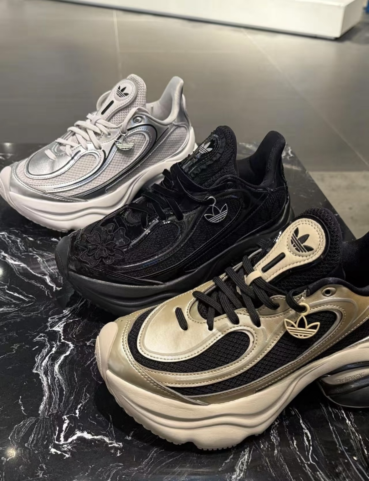 代購-adidas originals Ozvenuz  厚底增高鞋 KI0557銀/S2468黑/KI0583黑棕