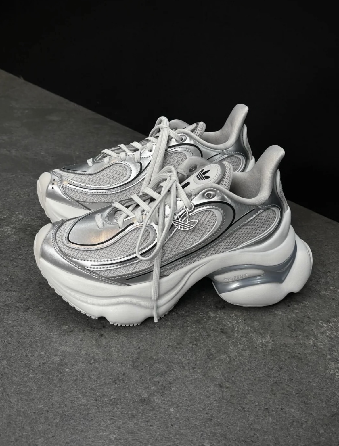 代購-adidas originals Ozvenuz  厚底增高鞋 KI0557銀/S2468黑/KI0583黑棕