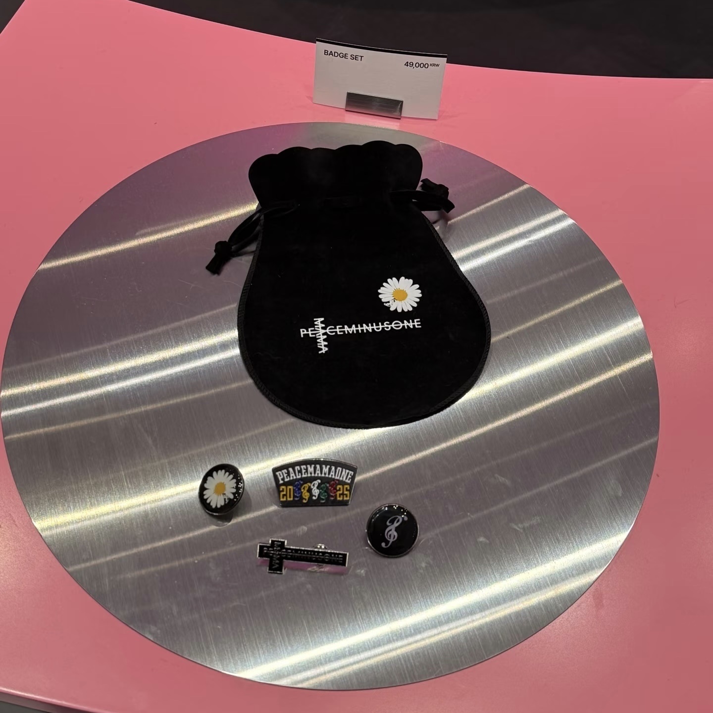 GD G-DRAGON 權志龍 Peaceminusone x 2025 MAMA Awards Badge Set 徽章組合