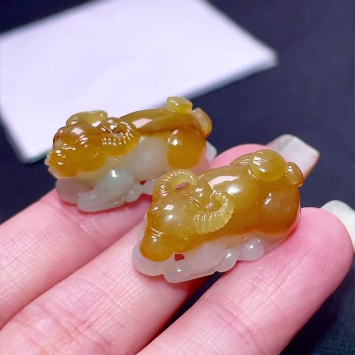 翡翠生肖牛吊墜一對,天然翡翠A玉, 緬甸玉, Jade, Jadeite