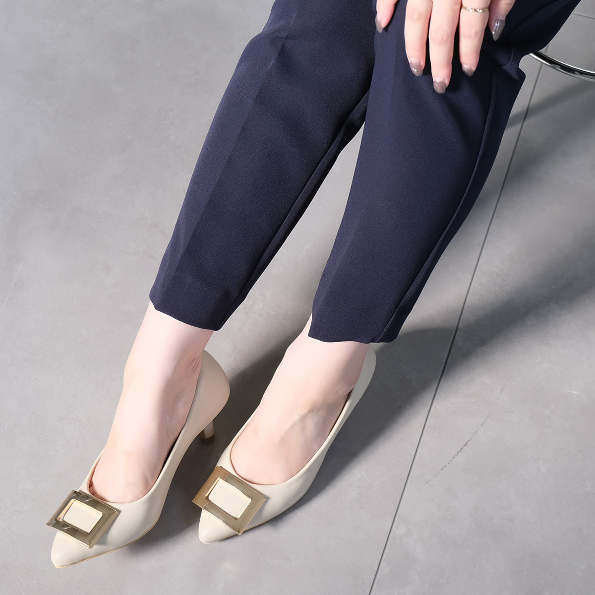 方形飾扣尖頭高跟鞋 健步如飛【CX2501】