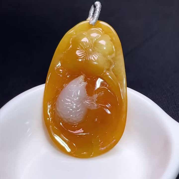 111046 翡翠荷葉魚吊墜