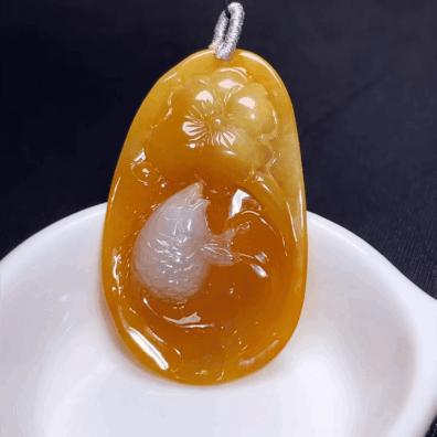 111046 翡翠荷葉魚吊墜