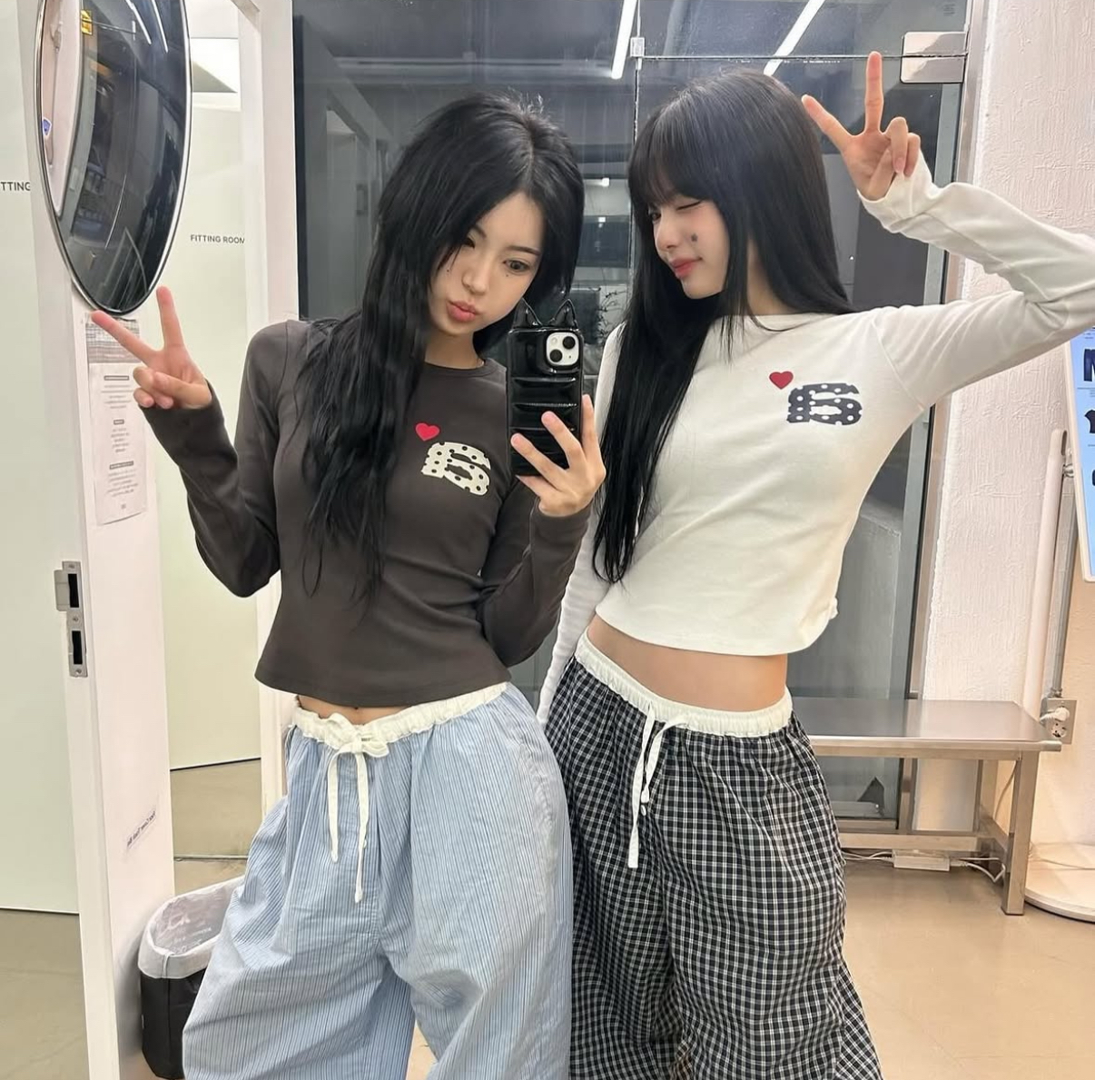 韓國🇰🇷連線 aeae DOT SMALL LETTER 愛心Logo薄長袖 合身 微短版 4色(任買兩件711免運)/預購