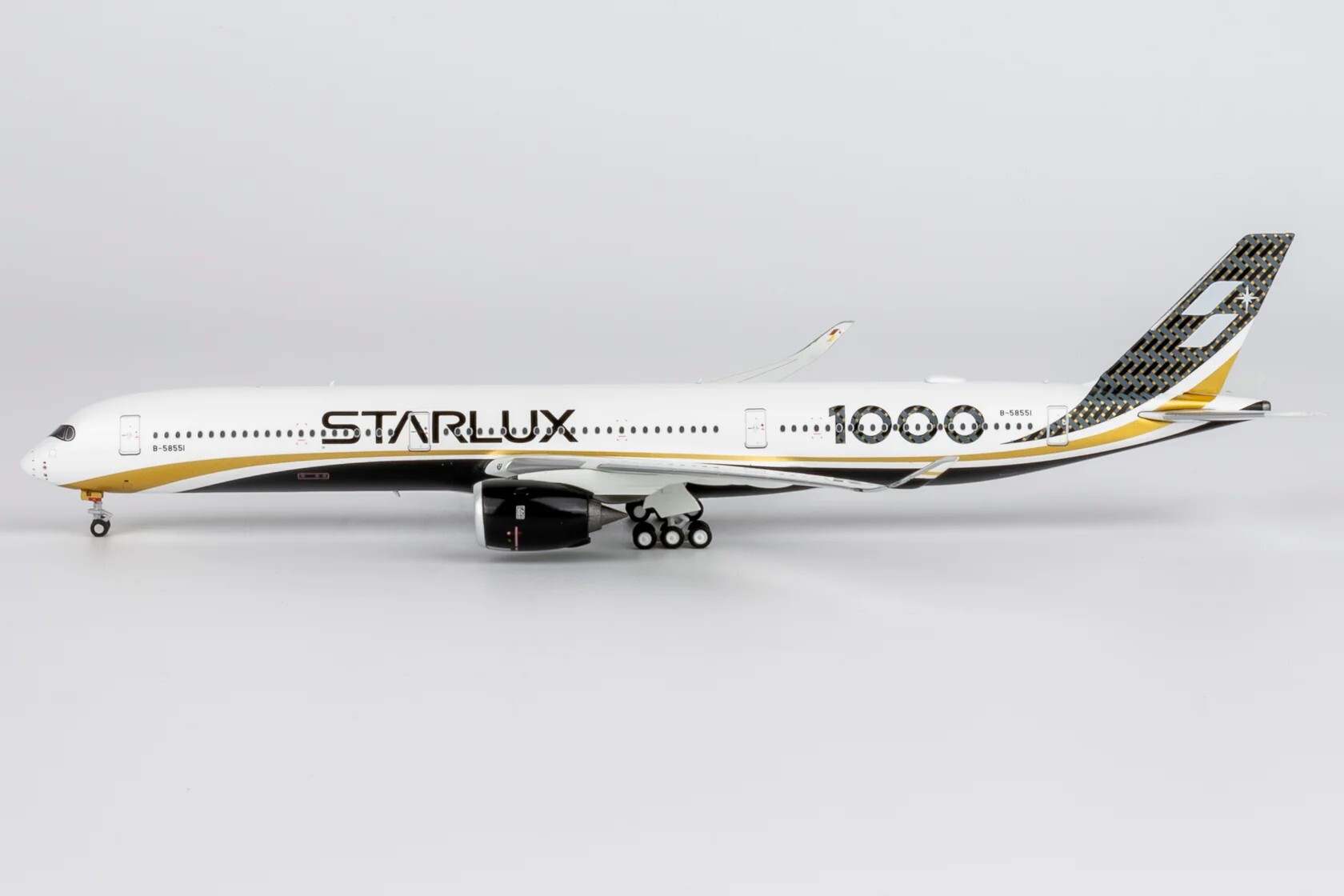 NG model 1/400 星宇航空 A350-1000 B-58551（碳纖維塗裝；星宇航空首架 A350-1000）