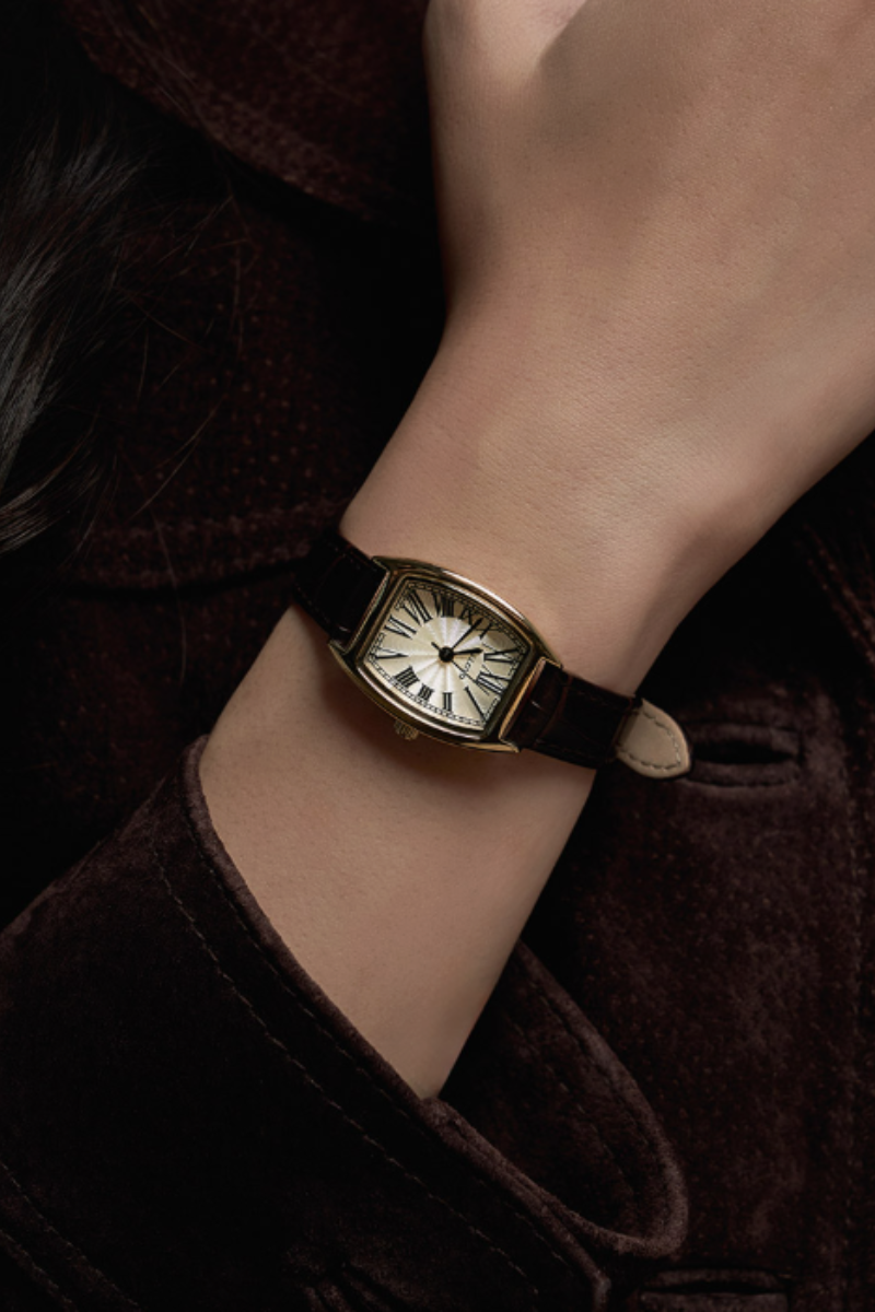 【 限量現貨 】LLOYD 摩登經典方形真皮手錶 韓國