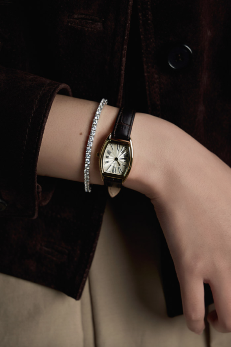 【 限量現貨 】LLOYD 摩登經典方形真皮手錶 韓國