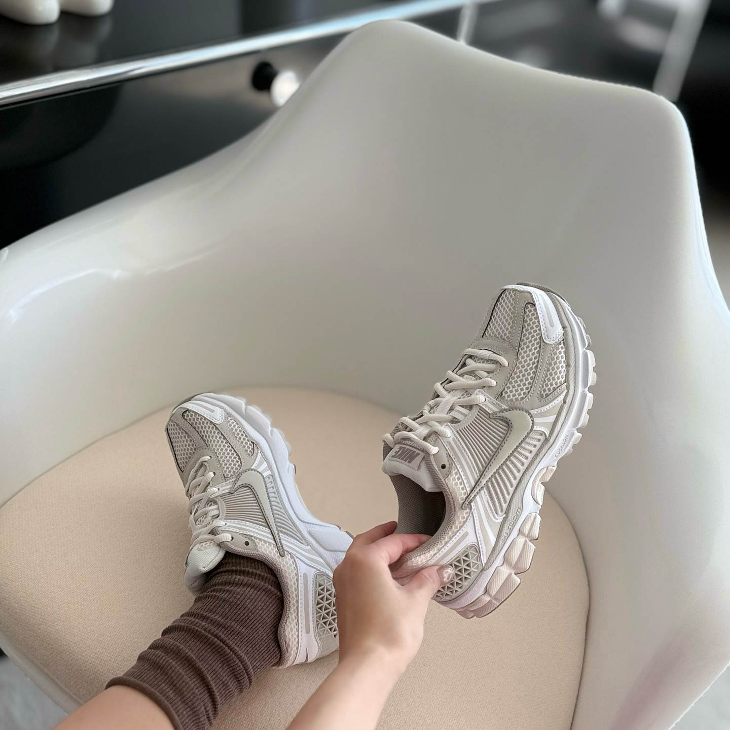 Nike Zoom Vomero 5 淡奶茶 奶油白 反光 黑灰 復古鞋 FJ2028-107