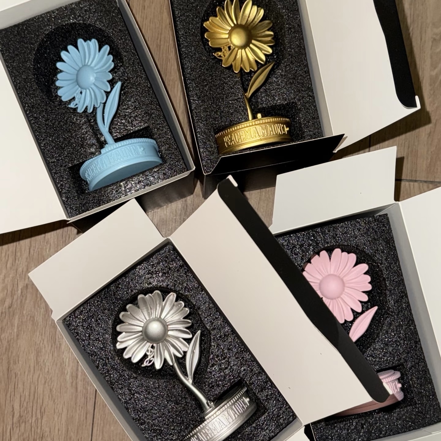 GD G-DRAGON 權志龍 Peaceminusone x 2025 MAMA Awards Figure 擺件 雛菊手辦