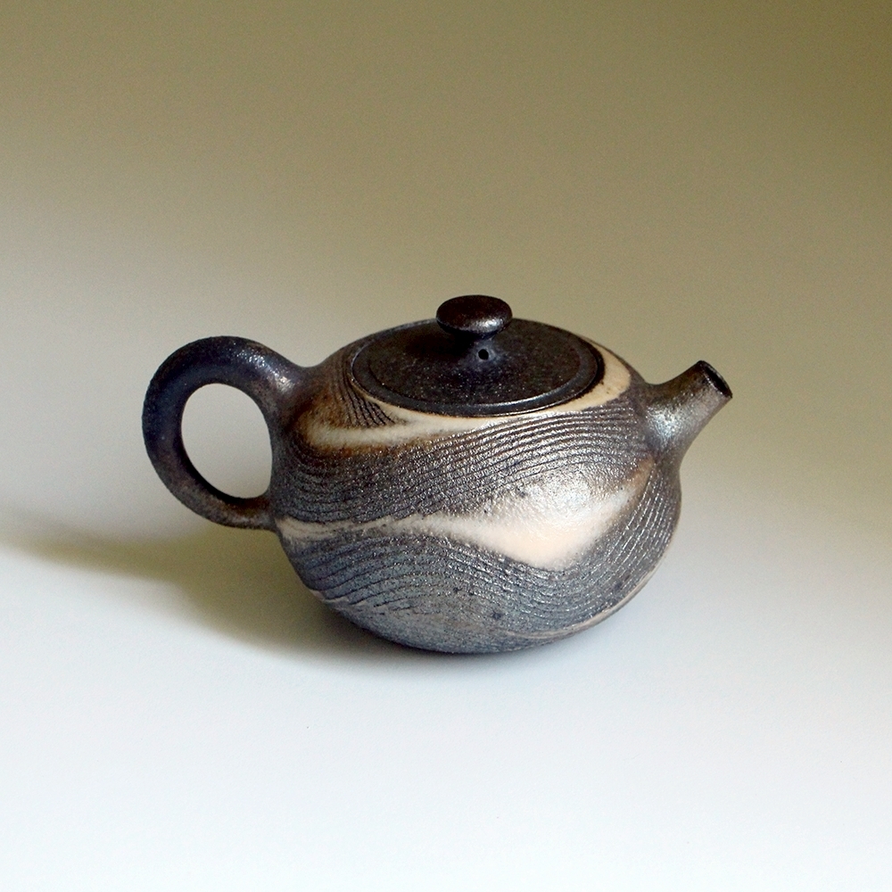 夜砂波紋柴燒茶壺