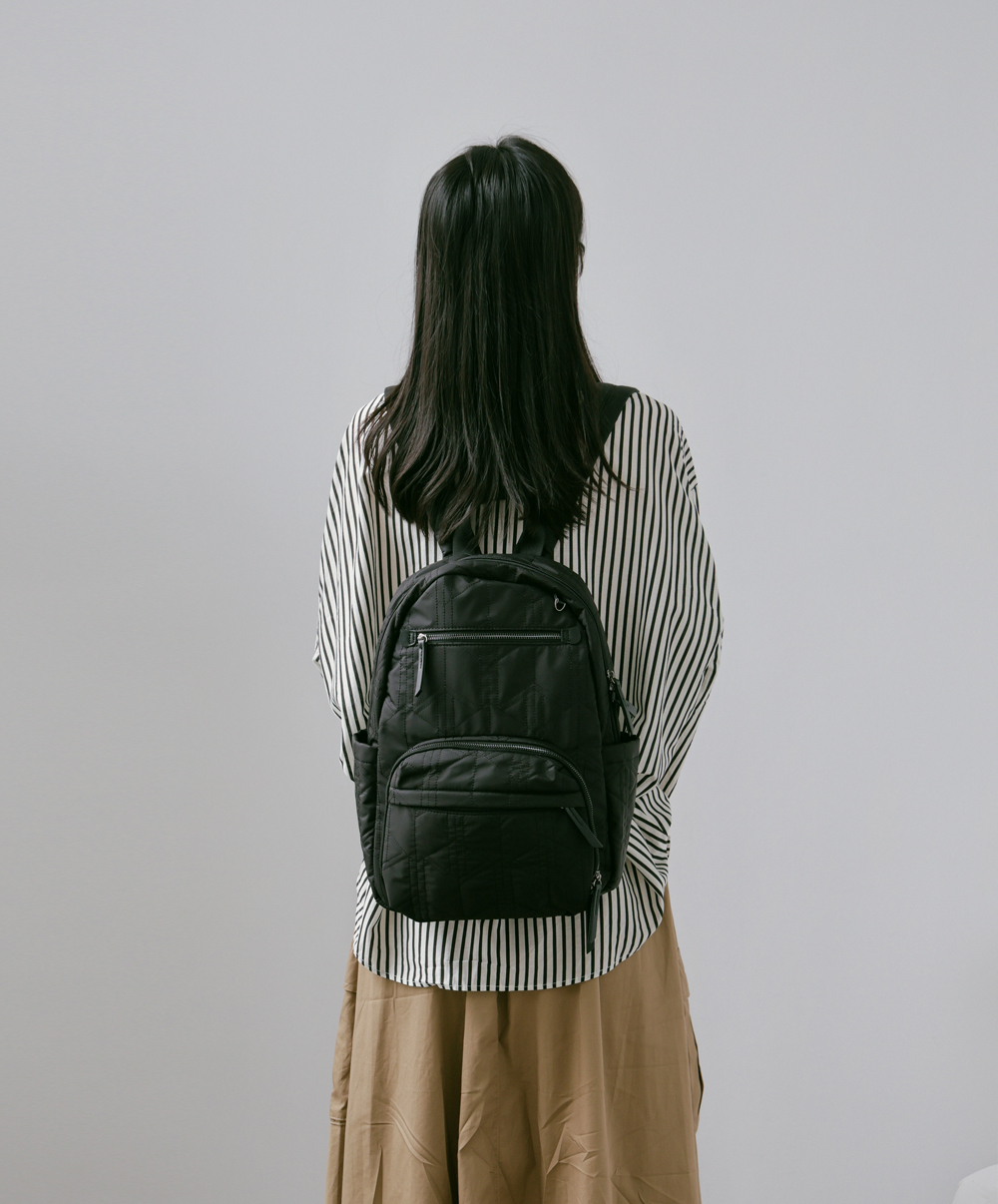 supportingrole簡約形塑俐落線條澎軟多用後背包 黑