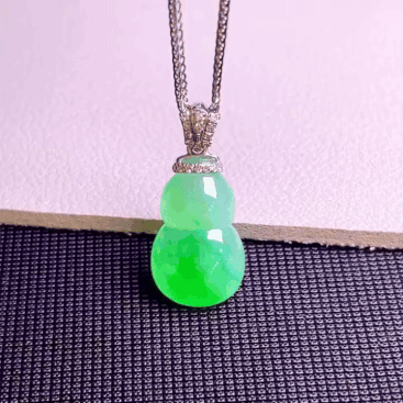 1110411 翡翠葫蘆吊墜