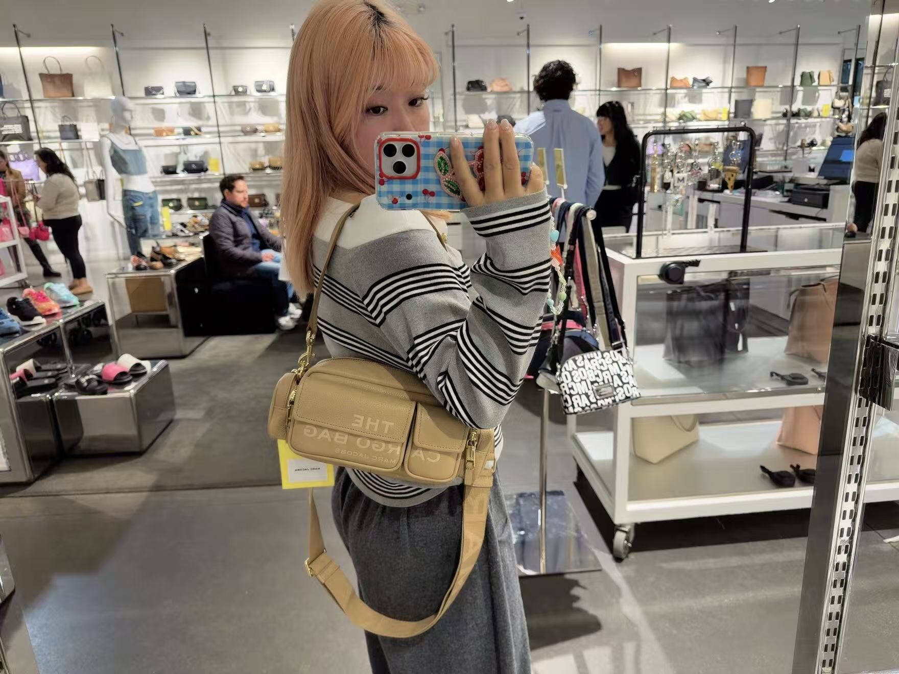 【直播】MARC JACOBS LL1124113 The Leather Cargo 單肩包