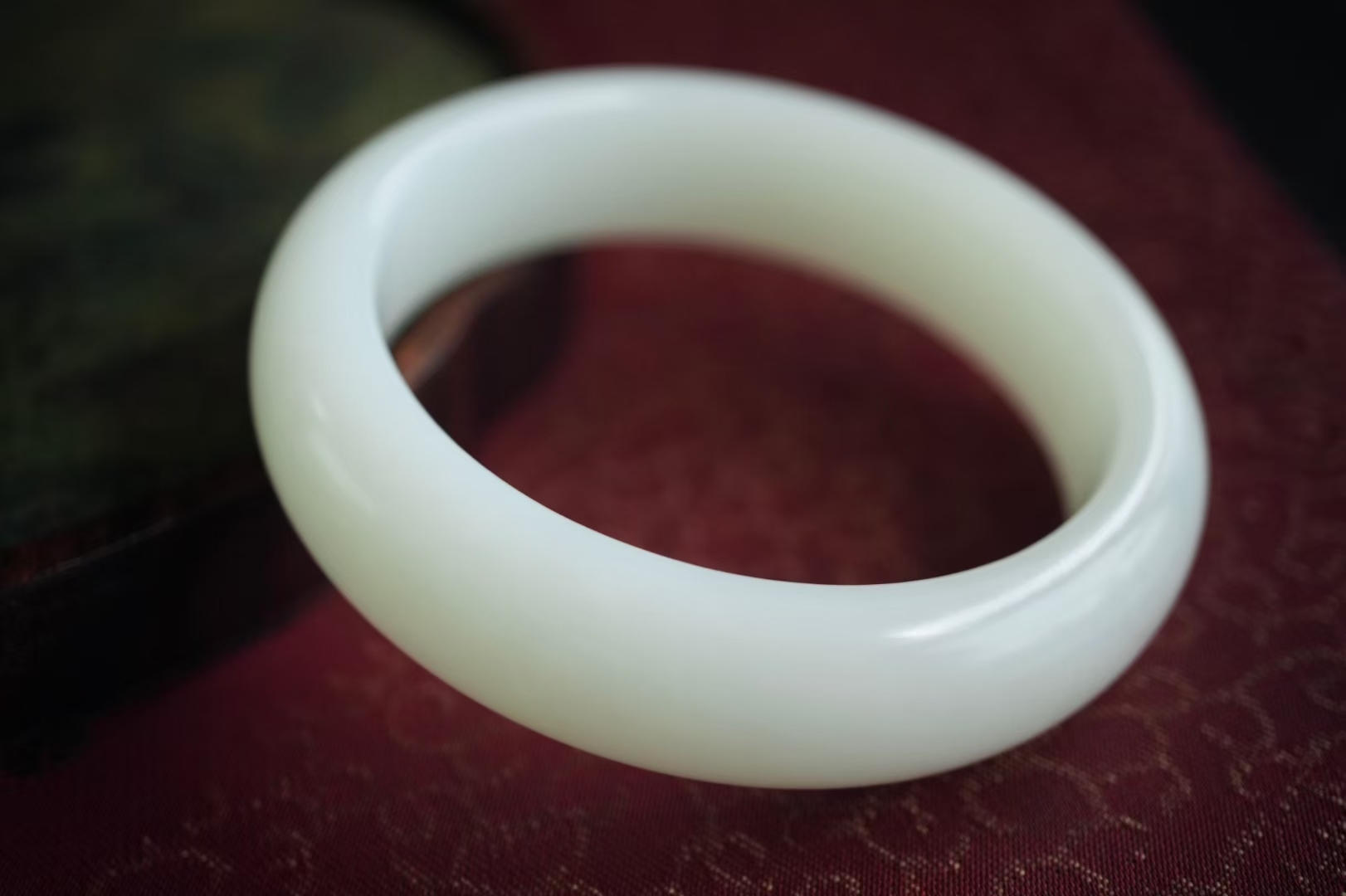 1110428 60.7mm和田玉羊脂手鐲 (62以上)