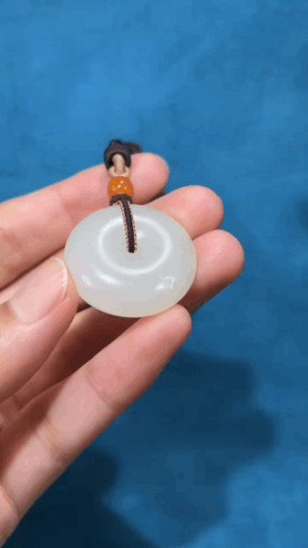 1110217 和田玉籽料平安扣 (28.5mm直徑)