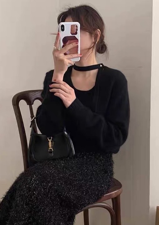 繞脖愛心簍空針織上衣