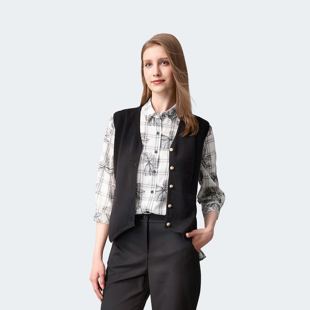 金釦造型羊毛混紡針織背心