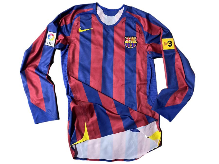2004 Barcelona Remake Match LS Shirt with 10 RONALDINHO