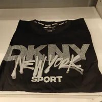 [S] DKNY BLACK BLING BLING NEW YORK SPORT T-SHIRT, DP5T1446-OGF (SD1598)