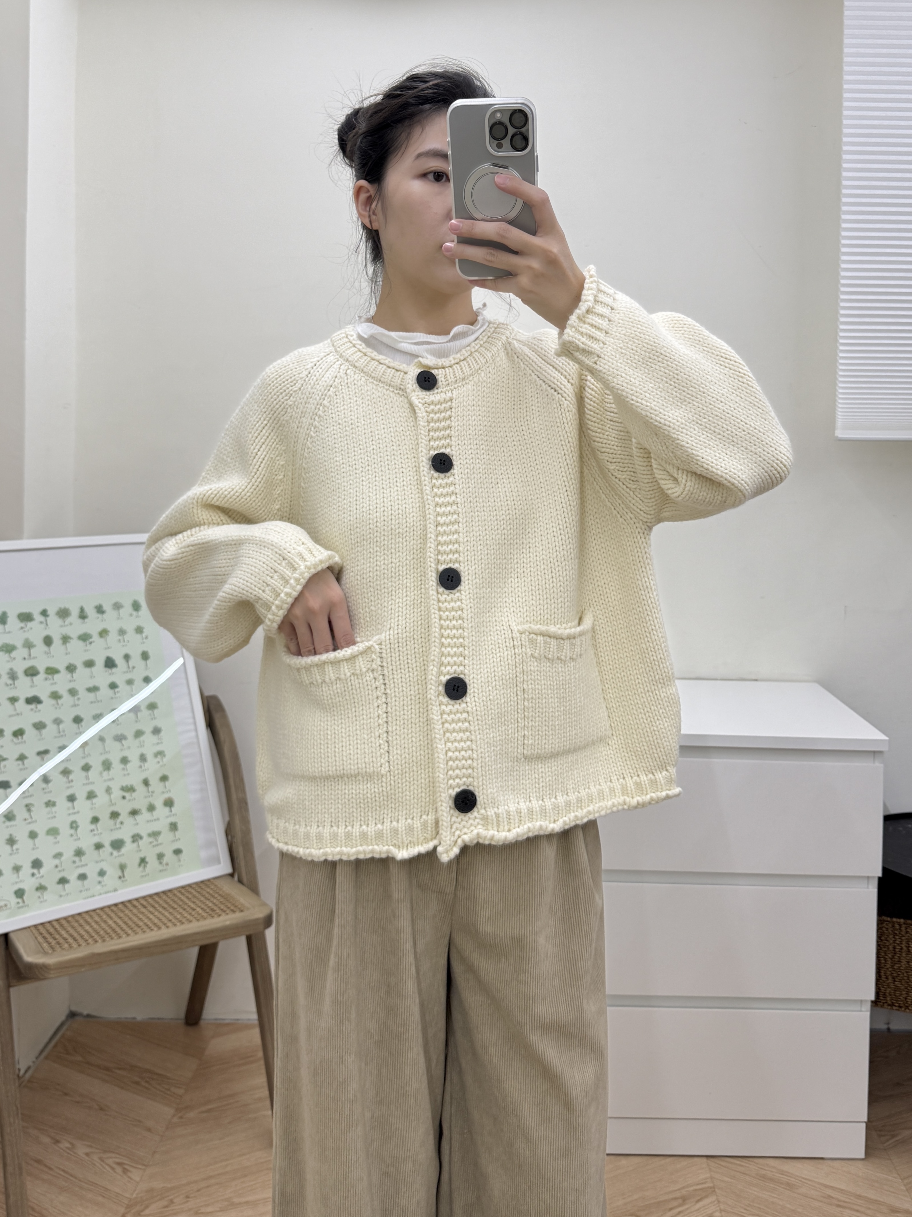 口袋捲邊羊毛毛衣