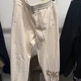 [S] DKNY EGGNOG/LIGHT GOLD GRAFFITI RHINESTONE LOGO HIGH RISE RELAXED FIT JOGGER, DP5P3742-I1K (SD1608)