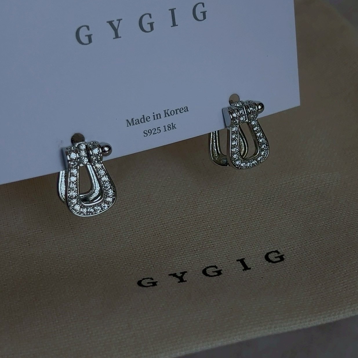 Gy”Dazzling高級白金鑽馬蹄釦耳釦釘