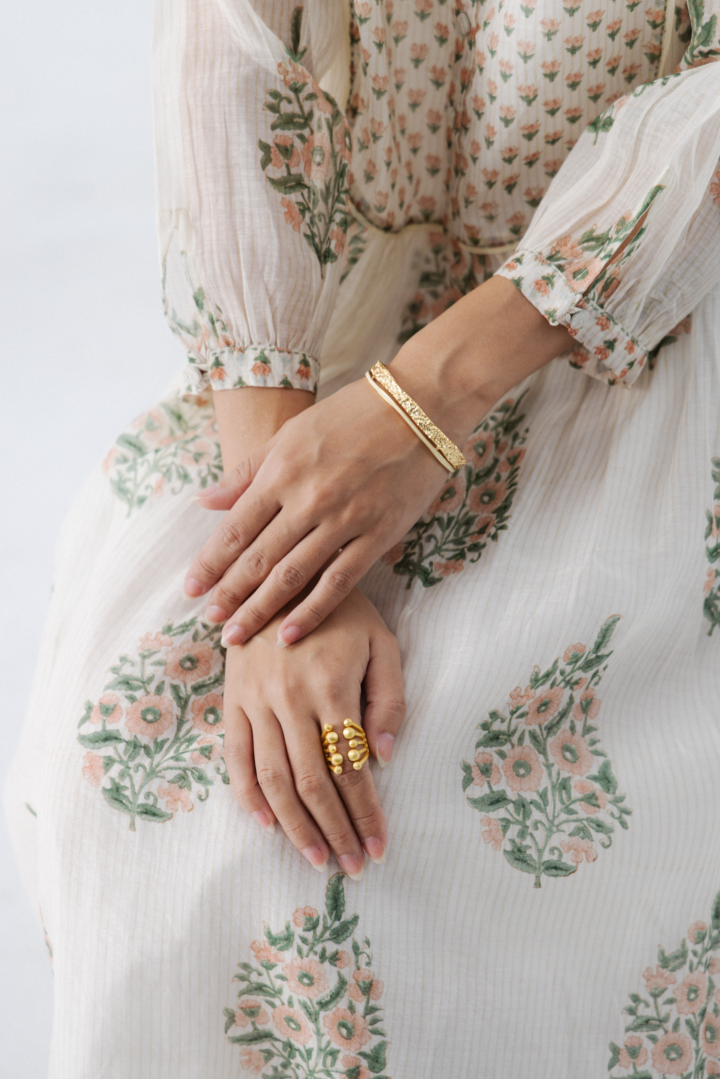 【 Jewelry 】米白琺瑯鍍金手環