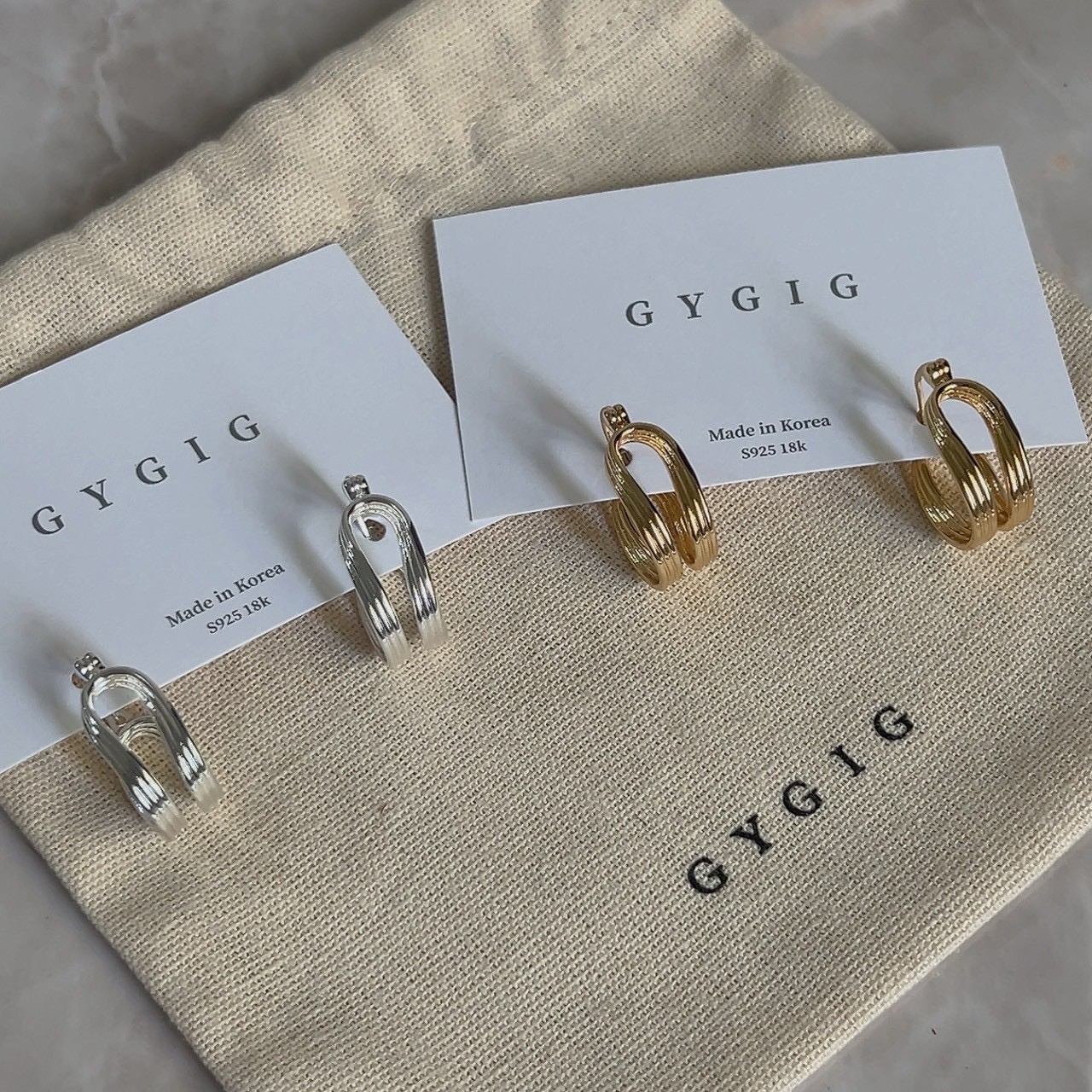 Gy”時髦U字紋理鏤空耳釦釘