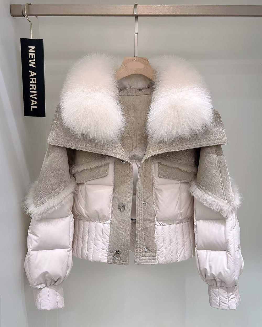 奶油杏配色澎澎毛領翻領鋪棉排釦外套