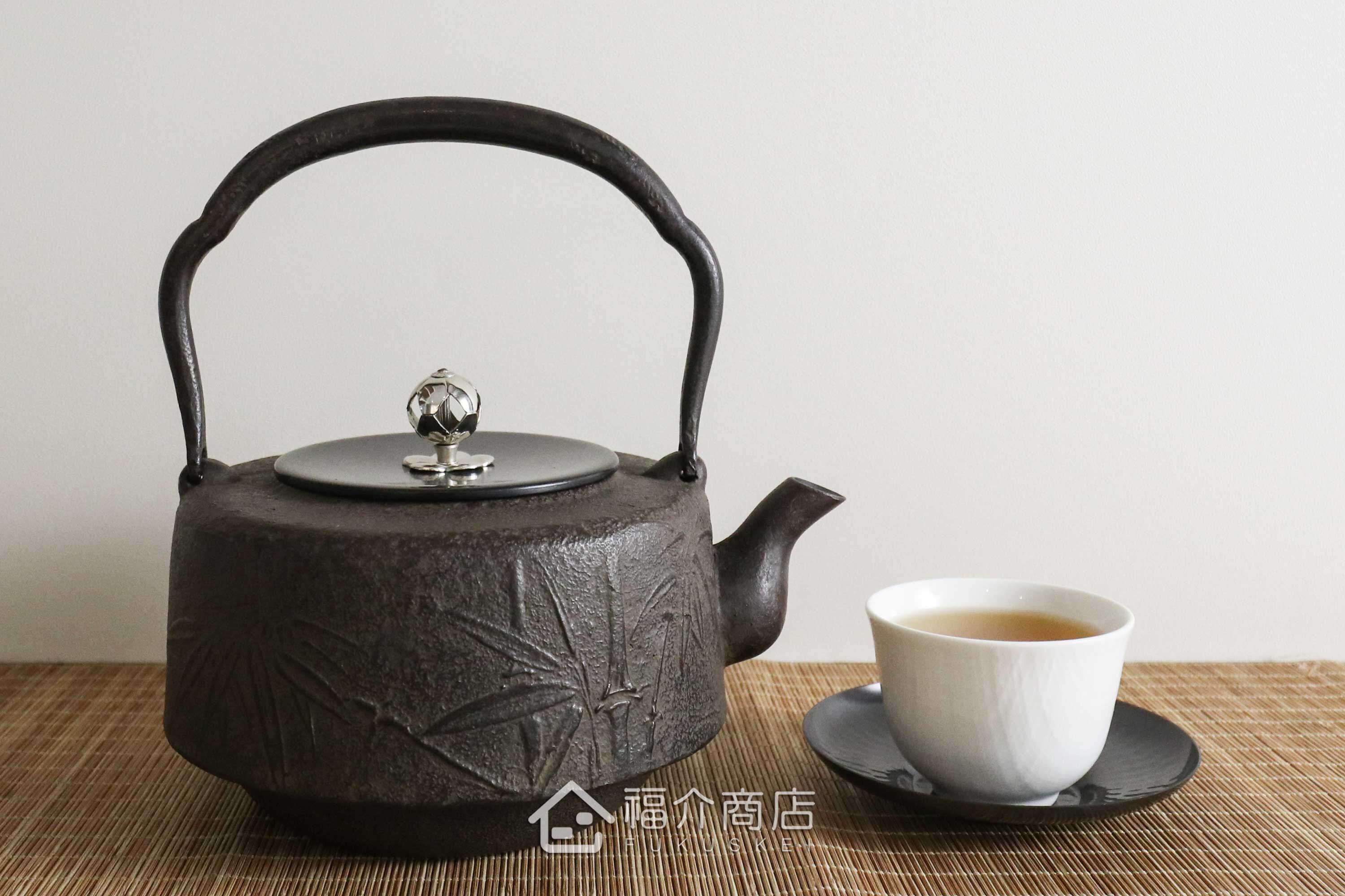 煮水泡茶用的竹子紋樣造型日本製銅蓋鐵壺