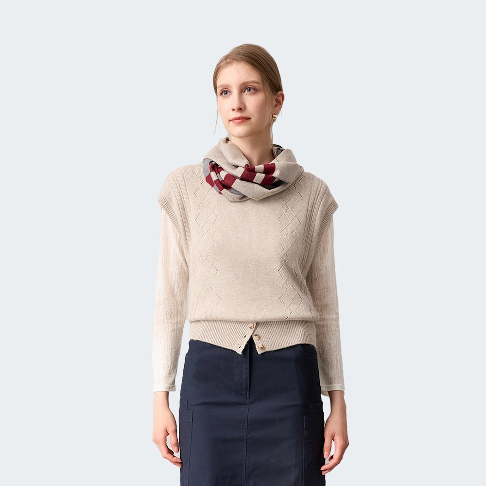 菱格鏤空織紋羊毛兔絨背心