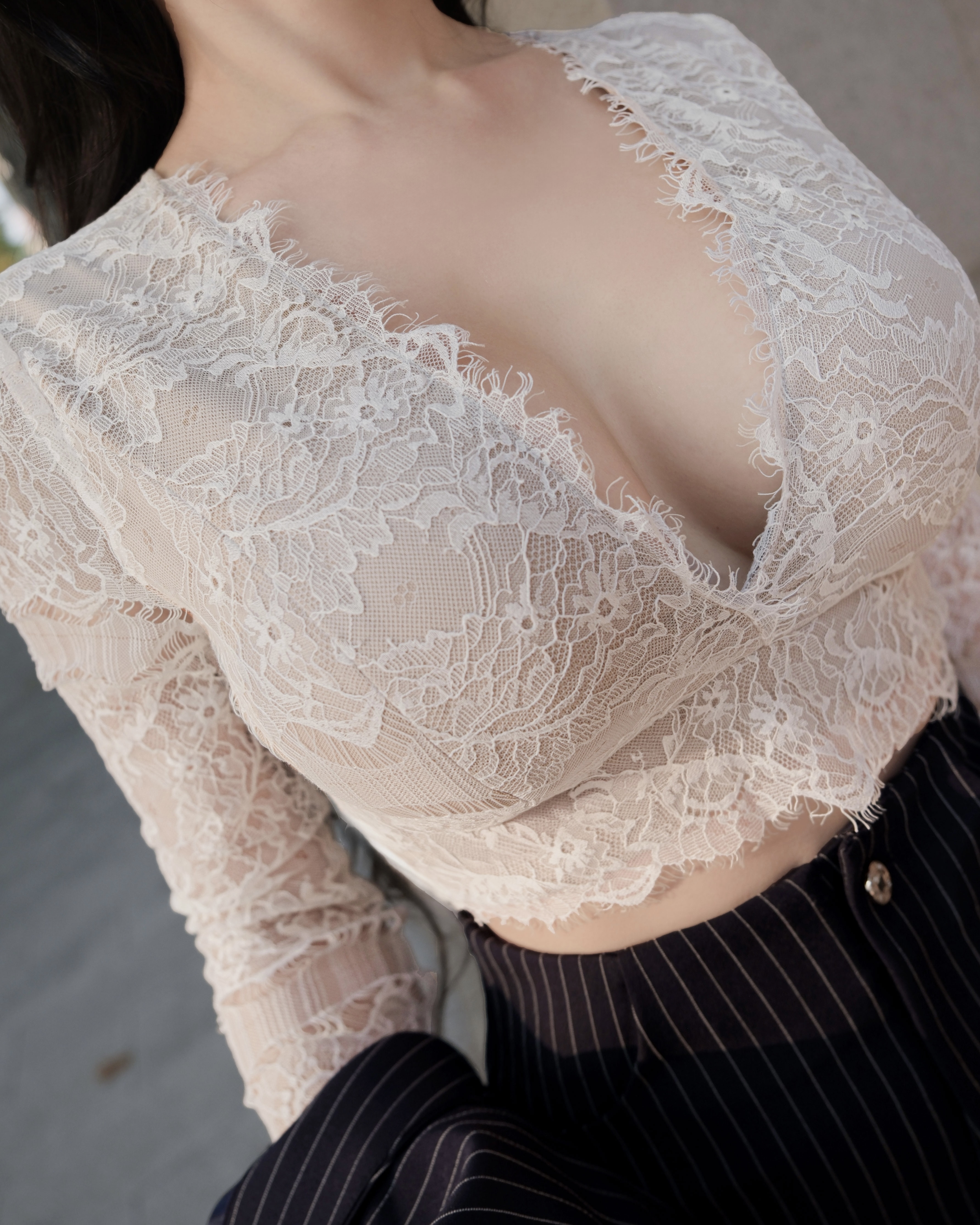 訂製-性感睫毛蕾絲低胸長袖上衣