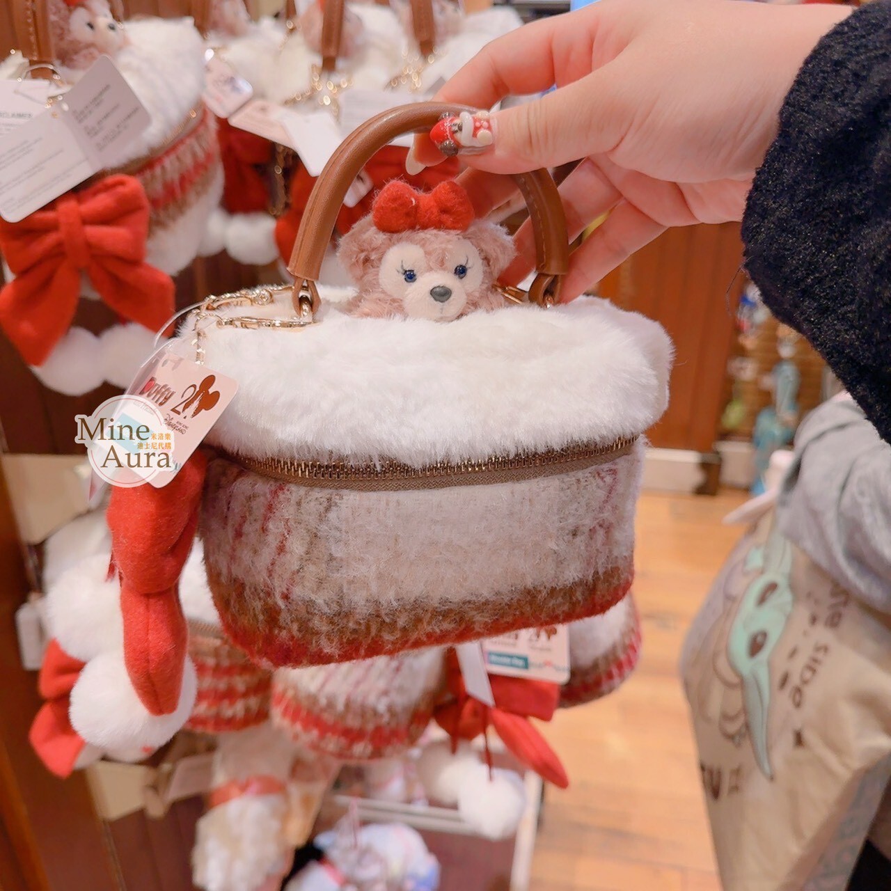 聖誕節系列 雪莉玫 ShellieMay  絨毛 趴趴 設計 手提 鏈條 斜背 小包 -香港迪士尼樂園