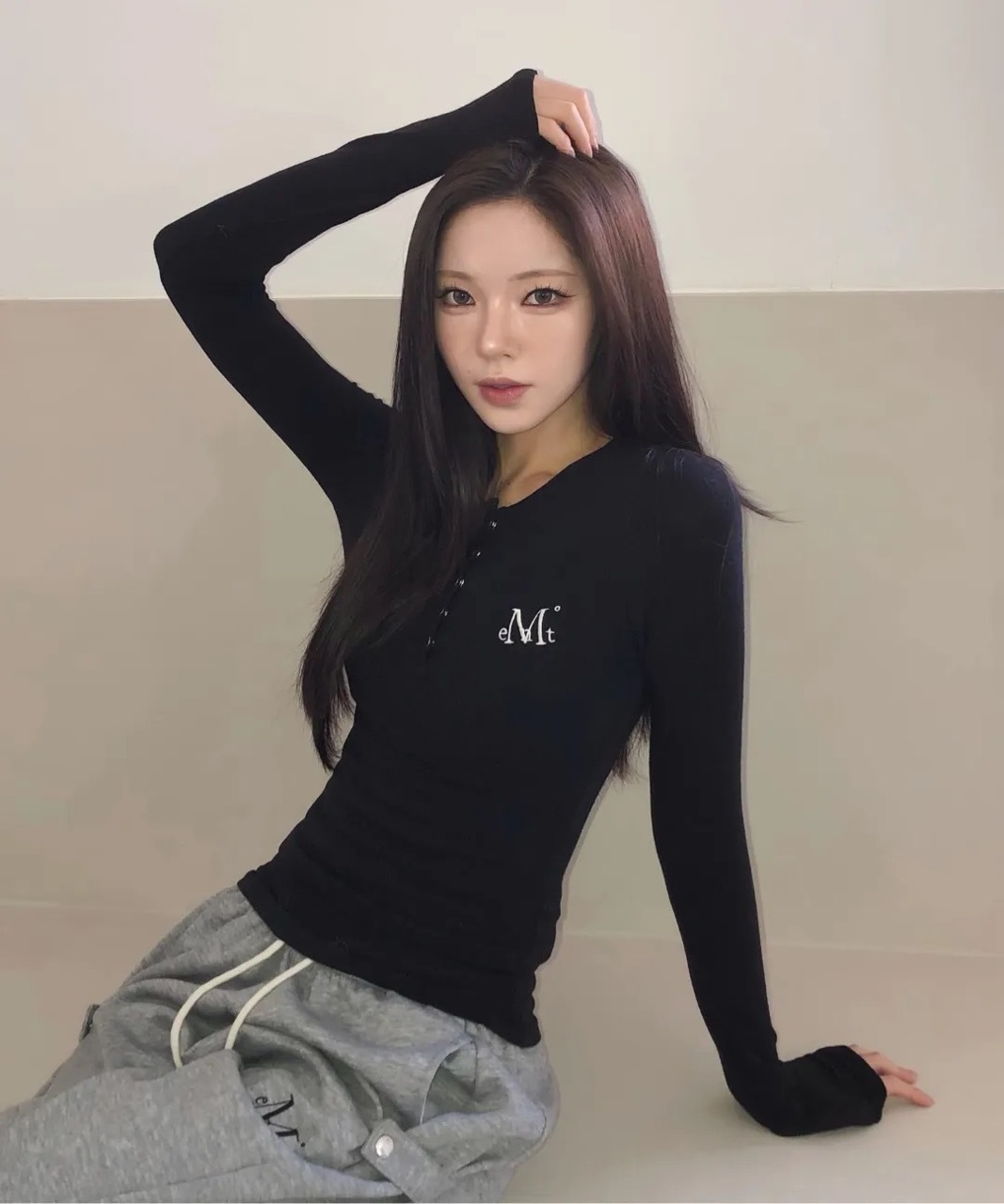 韓國限定🇰🇷 MUCENT NELLO SNAP BUTTON LONG SLEEVE T 修身薄長袖 排扣 / 預購