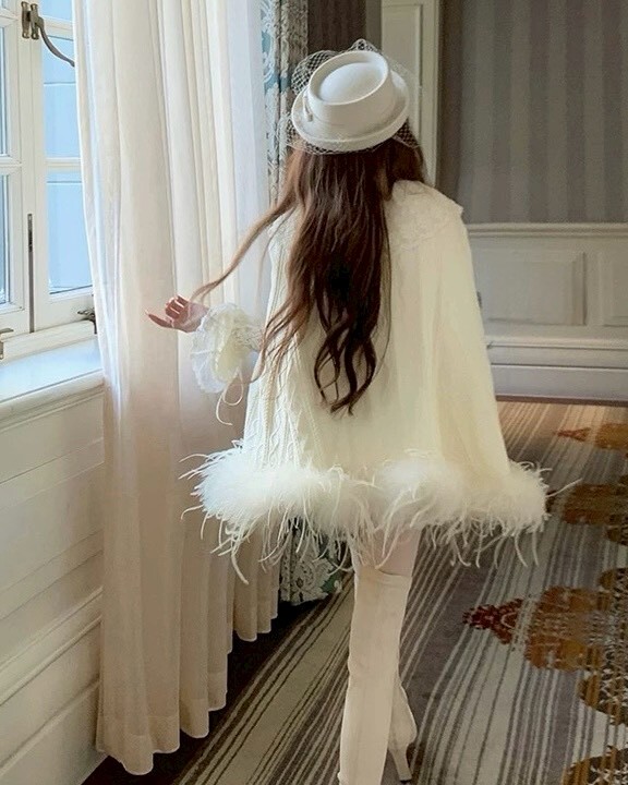 設計師家麻花針織拼接蕾絲下擺鴕鳥毛斗篷