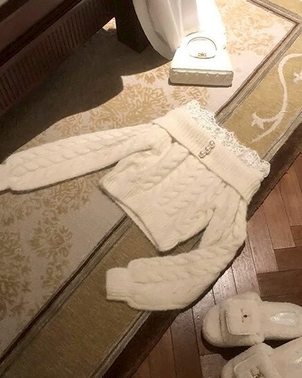 設計師家大翻領拼接蕾絲麻花針織一字領上衣