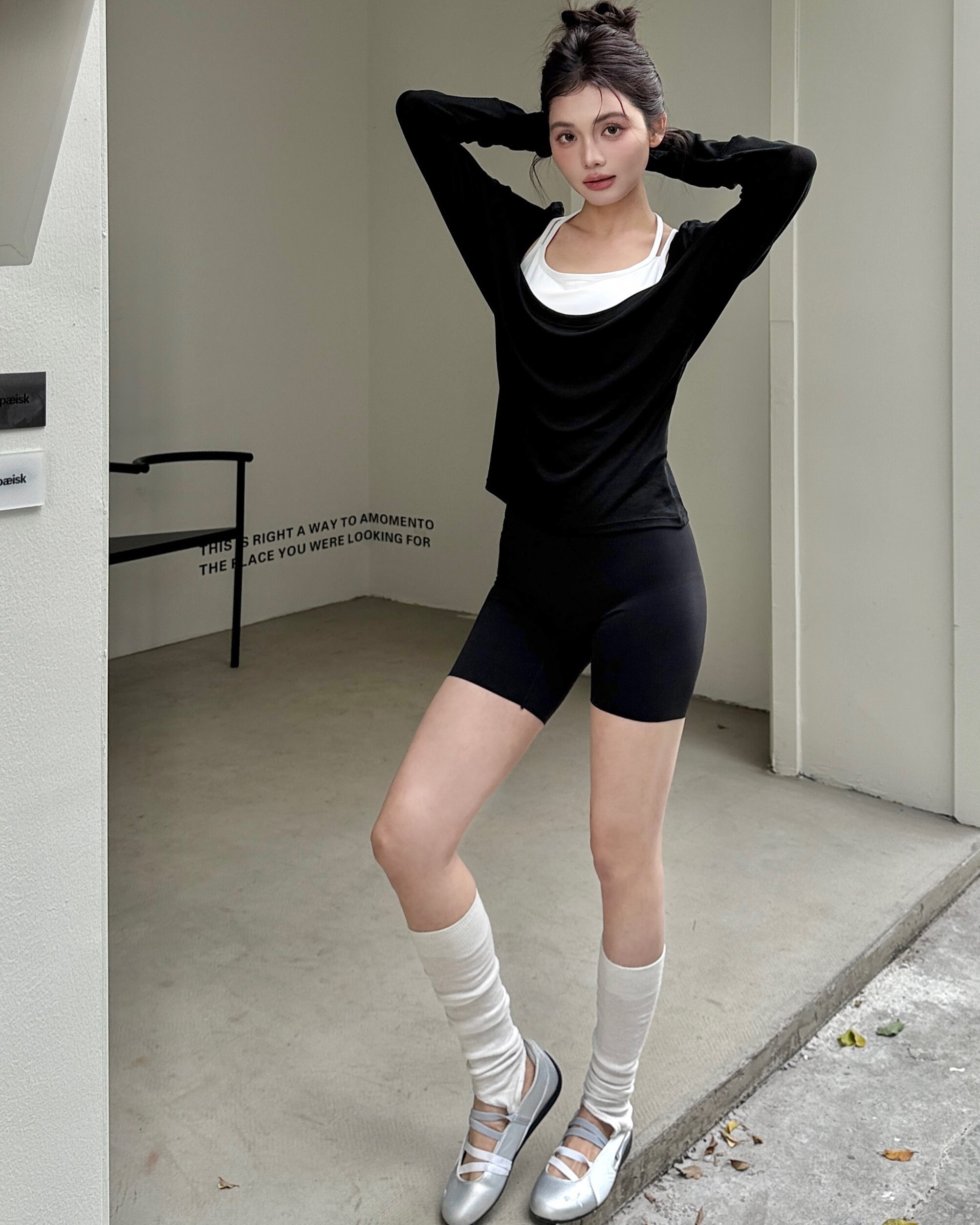 LOOSE圓領寬袖罩衫-黑