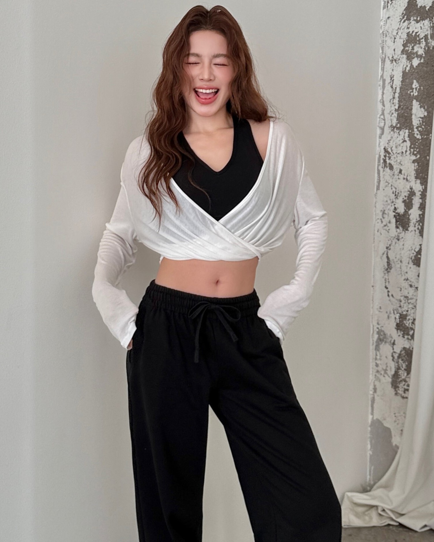 LOOSE扭結V領長袖罩衫 白