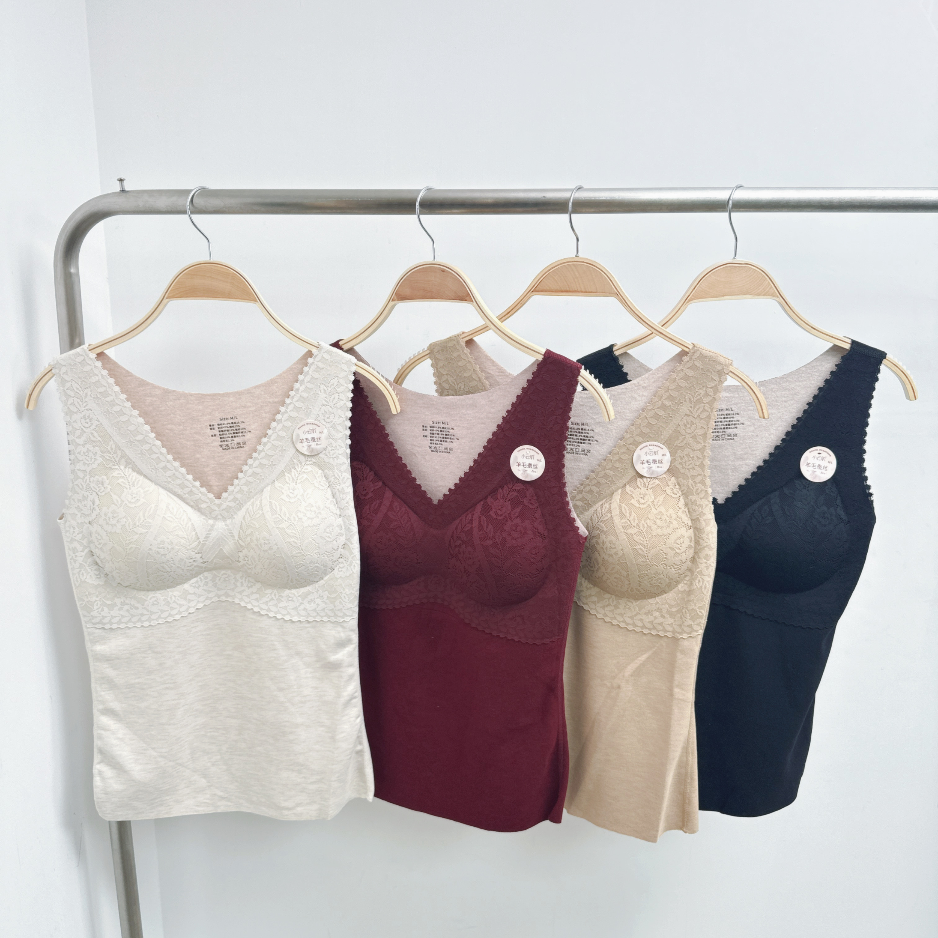 #889-有分碼-小雲肌V領上喱士羊毛蠶絲固定杯中長打底背心 (E11-E16)