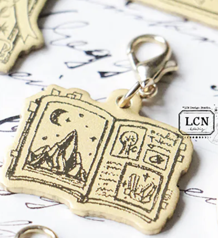 手帳  黃銅吊飾｜吉LCN