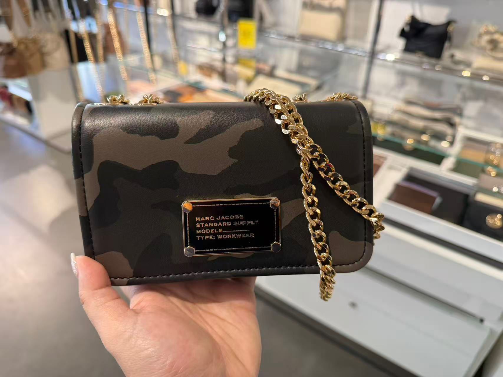 【直播】MARC JACOBS LL1124600 迷彩斜咩袋