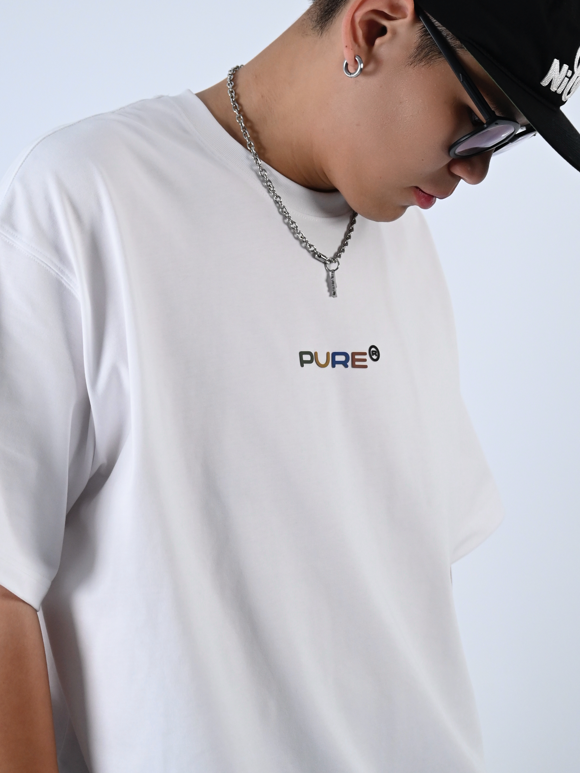 PURE立體色塊厚膠拼字短T