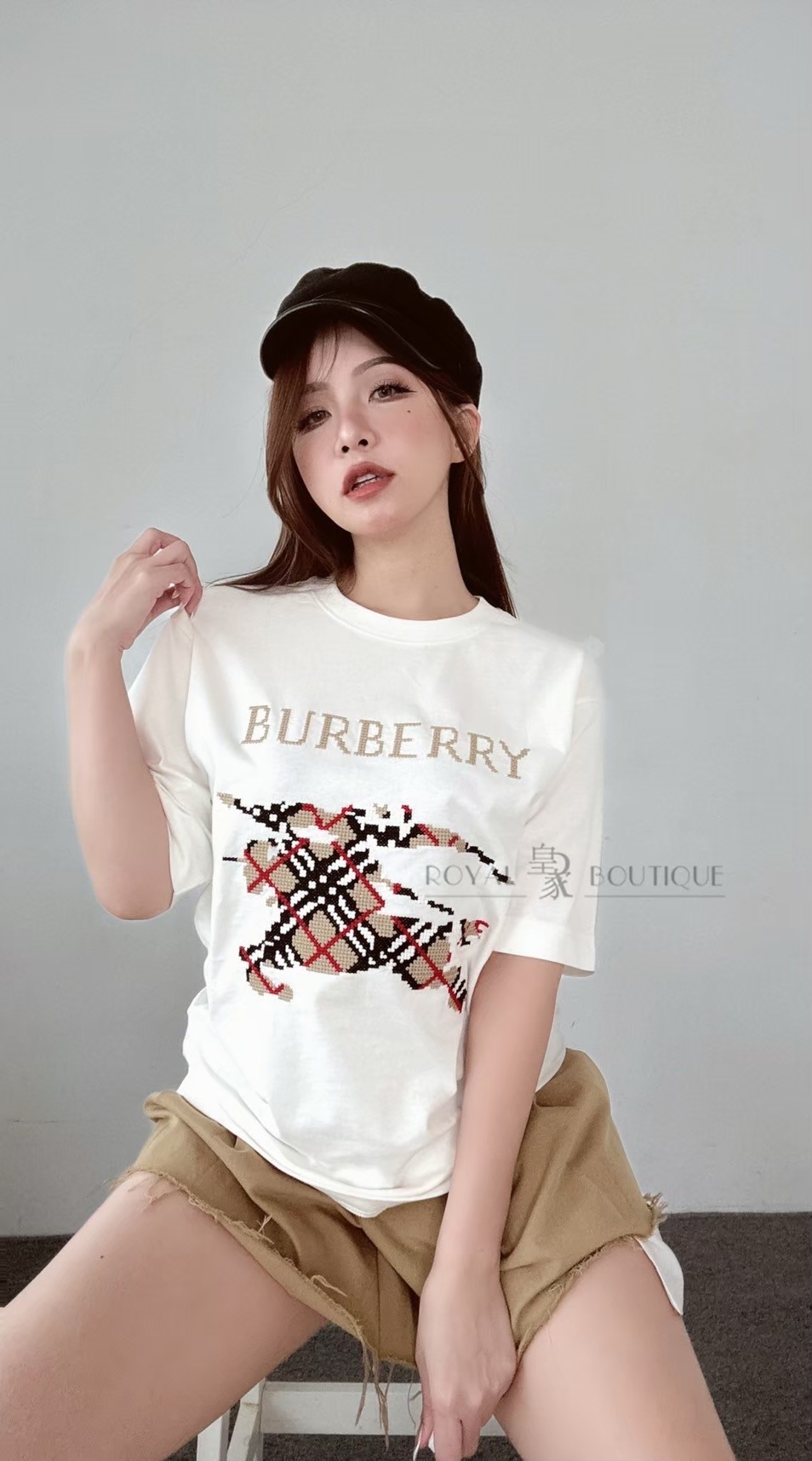 BURBERRY 胸前刺繡馬賽克格紋戰馬短T