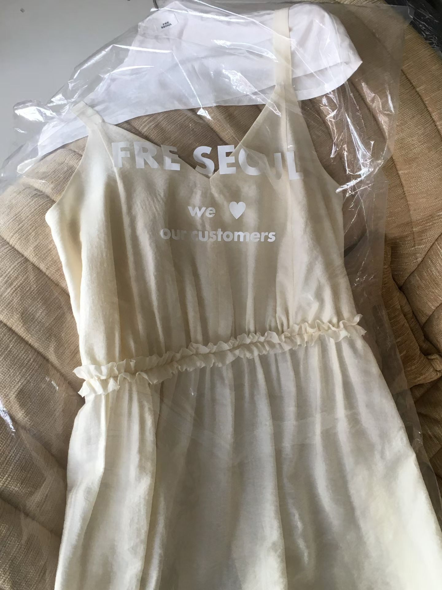 浪漫日系肩膀釦子洋/2色均碼/米膚金