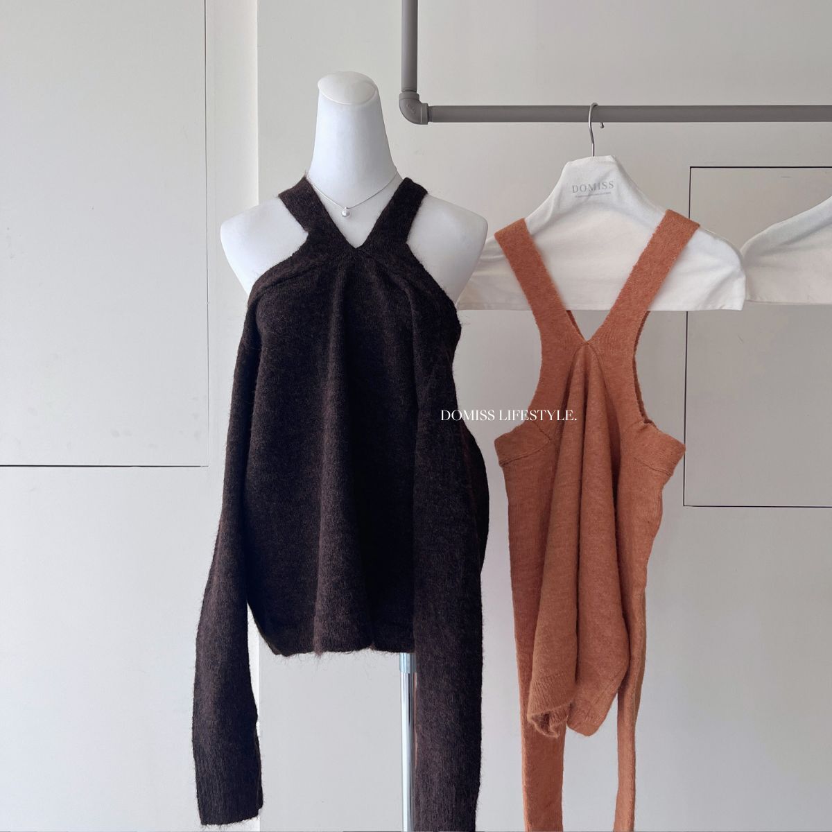 【暖陽高級感】DOMISS秋冬微辣針織上衣-2色 溫柔落肩 毛衣 寬鬆毛衣(現+預)