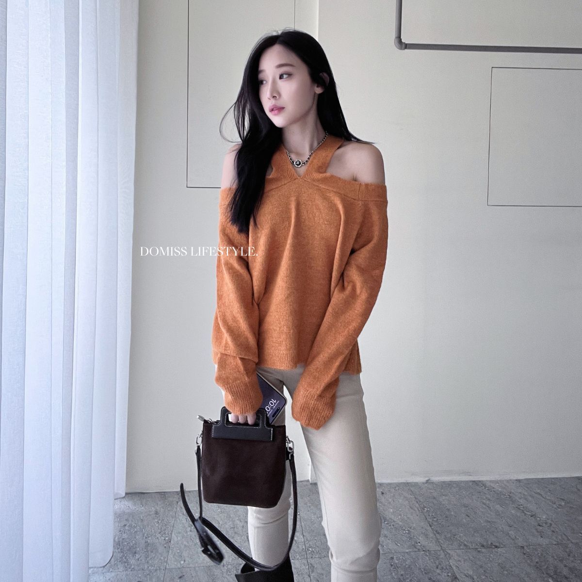 【暖陽高級感】DOMISS秋冬微辣針織上衣-2色 溫柔落肩 毛衣 寬鬆毛衣(現+預)