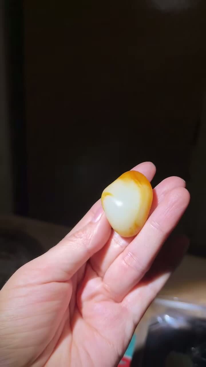 1110725 和田玉原籽