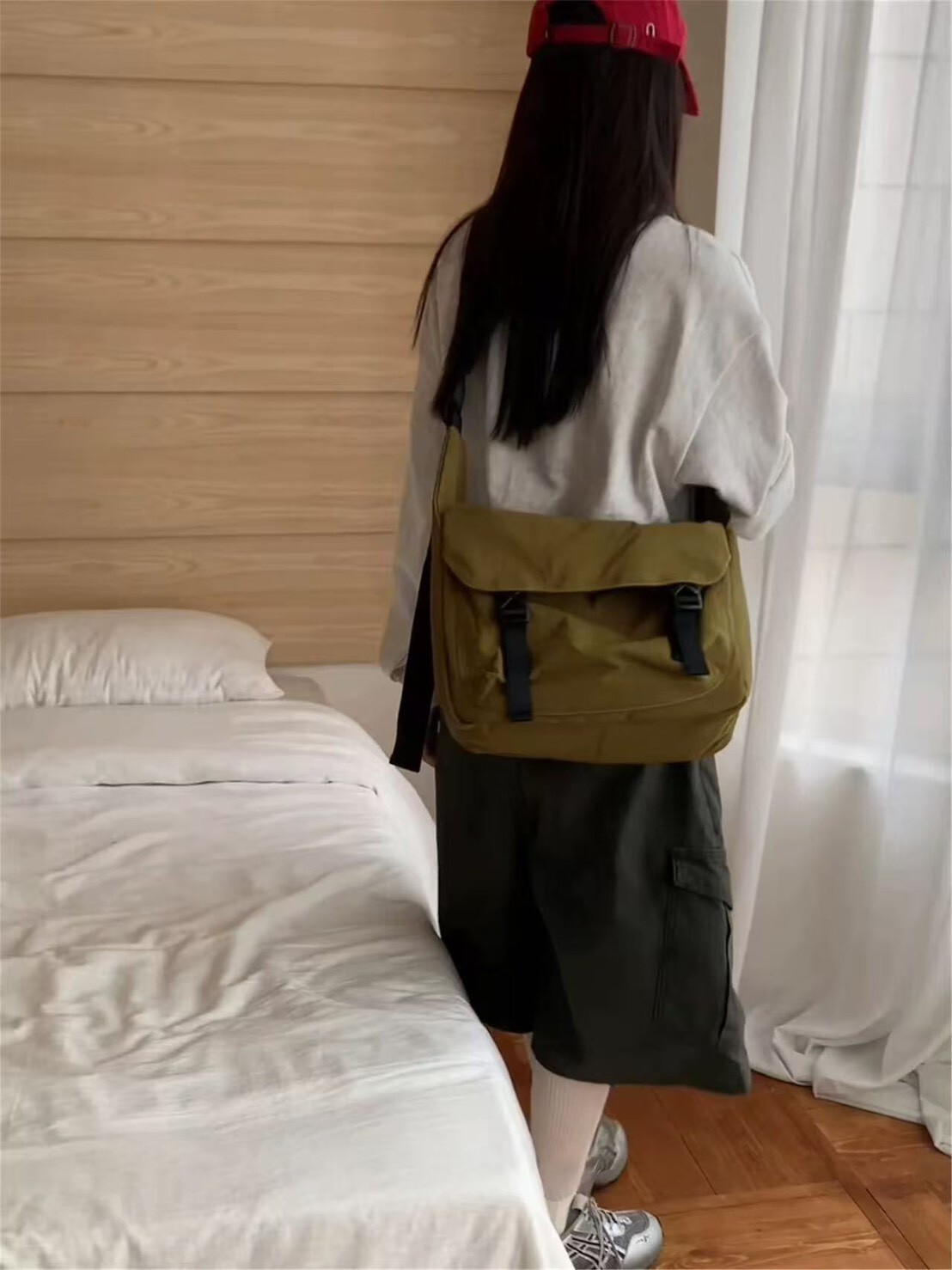 C322【韓版休閒郵差斜背包】