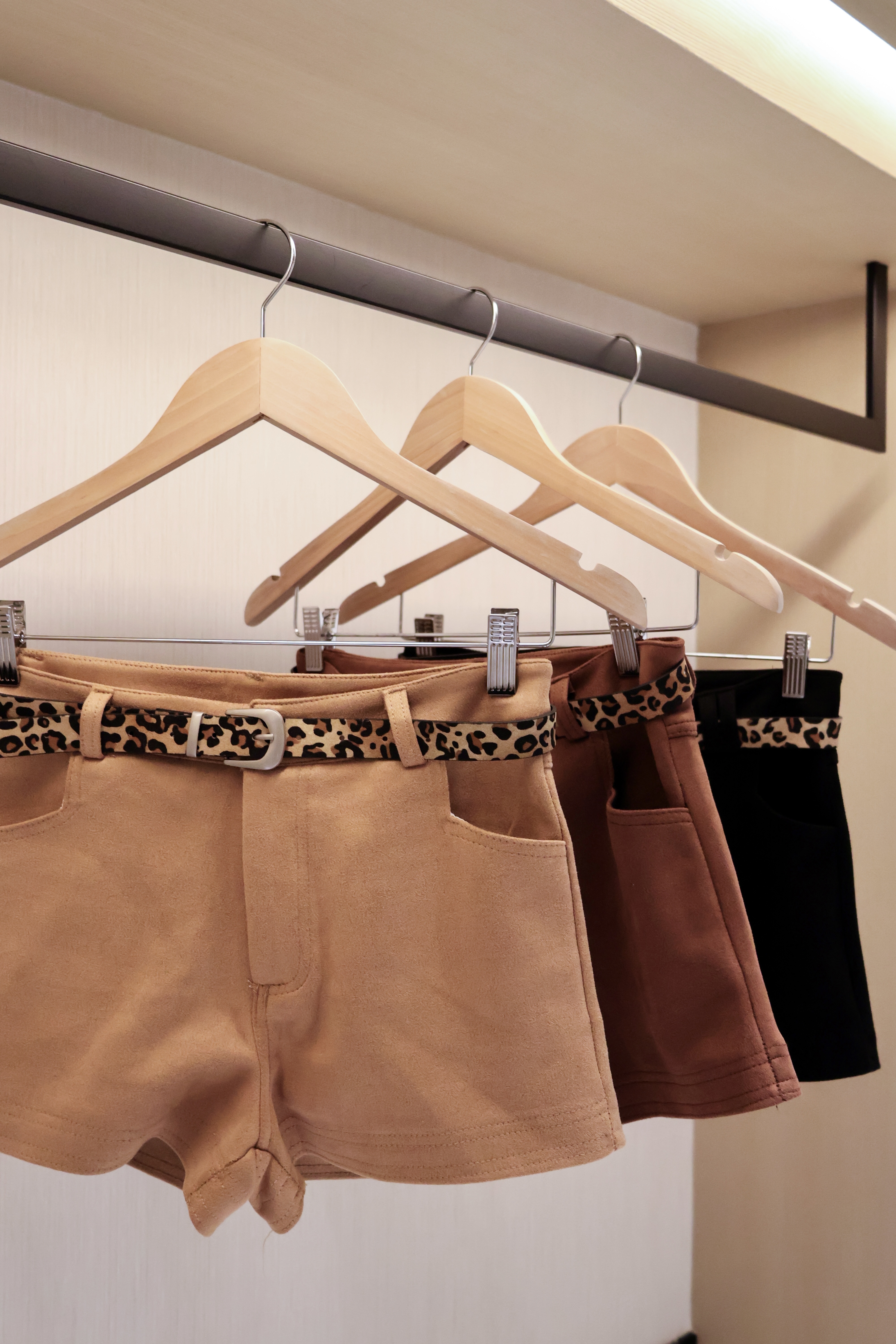 豹紋麂皮反折短褲🐆