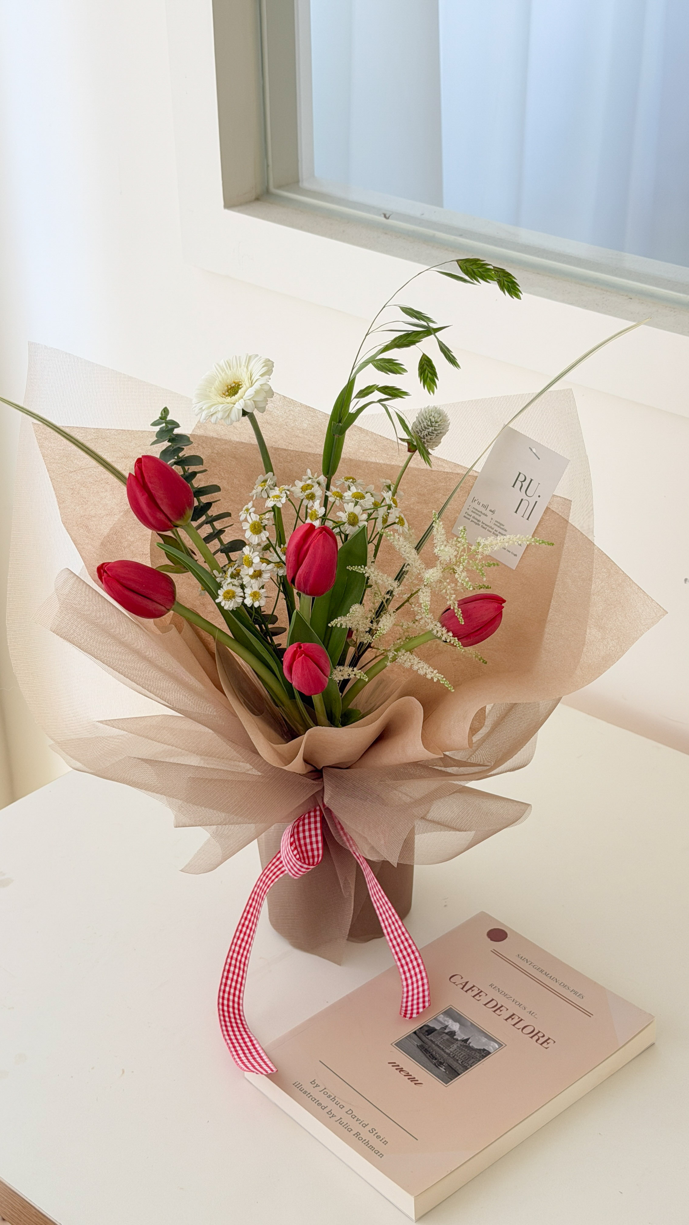 小紅帽郁郁-紅鬱金香綜合花束